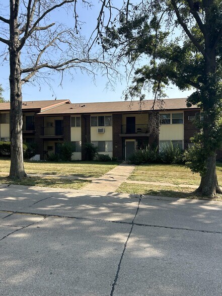 More Photos Of 7499 Hazelcrest Dr, Hazelwood Apartments For Sale