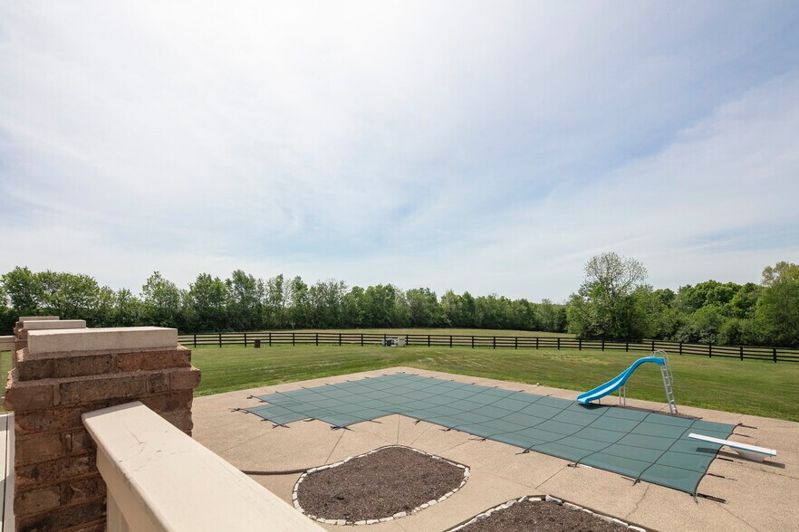 More Photos Of 4664 Lexington Rd, Winchester Specialty For Sale