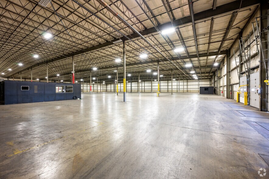 More Photos Of 2580 S 30th St, Lafayette Warehouse For Sale