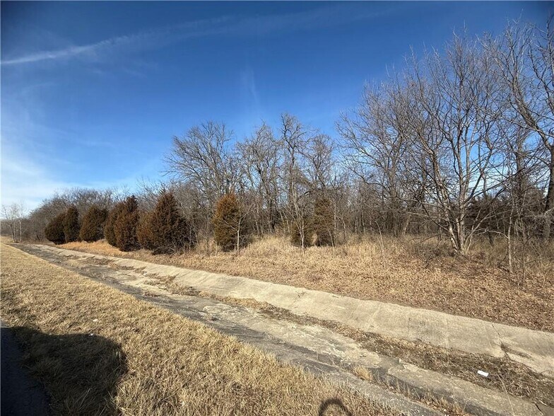 More Photos Of Outer West & N Amity Avenue rd, Kansas City Land For Sale
