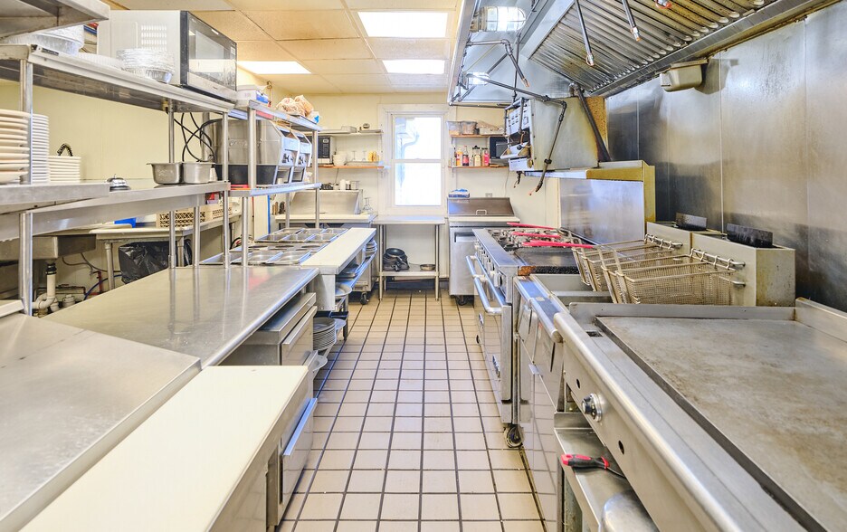 More Photos Of 6705 Easton Rd, Pipersville General Retail For Sale