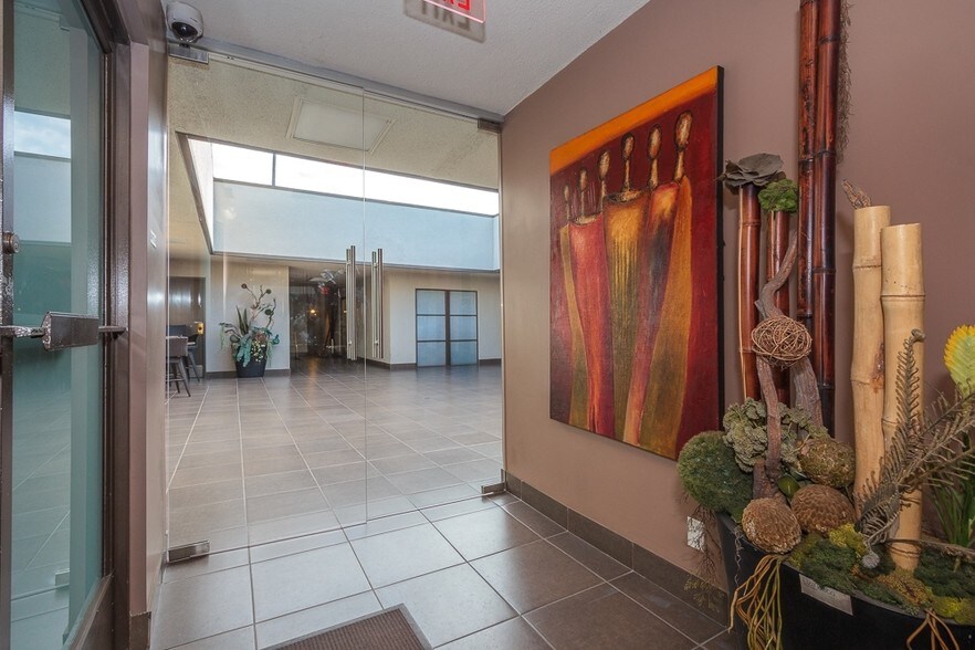 More Photos Of 7551 W Sunset Blvd, Los Angeles Loft Creative Space For Lease