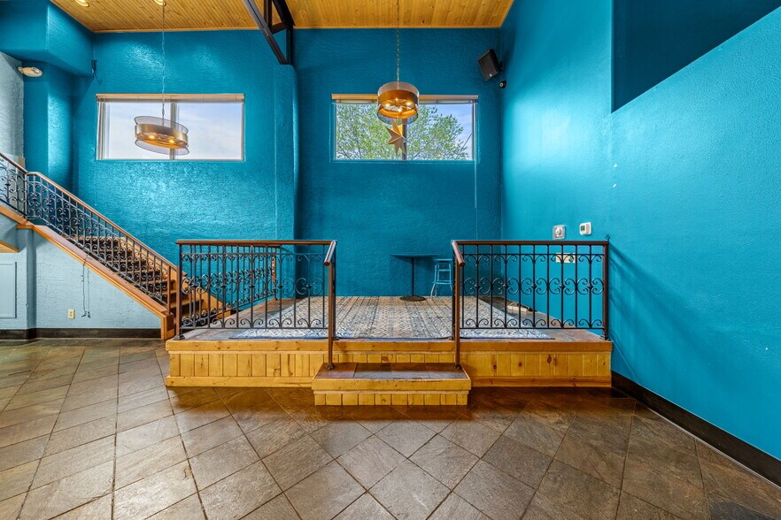 More Photos Of 701 E 2nd Ave, Durango Showroom For Lease