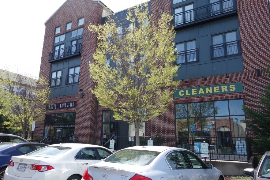 More Photos Of 5579 Vincent Gate Ter, Alexandria Freestanding For Lease