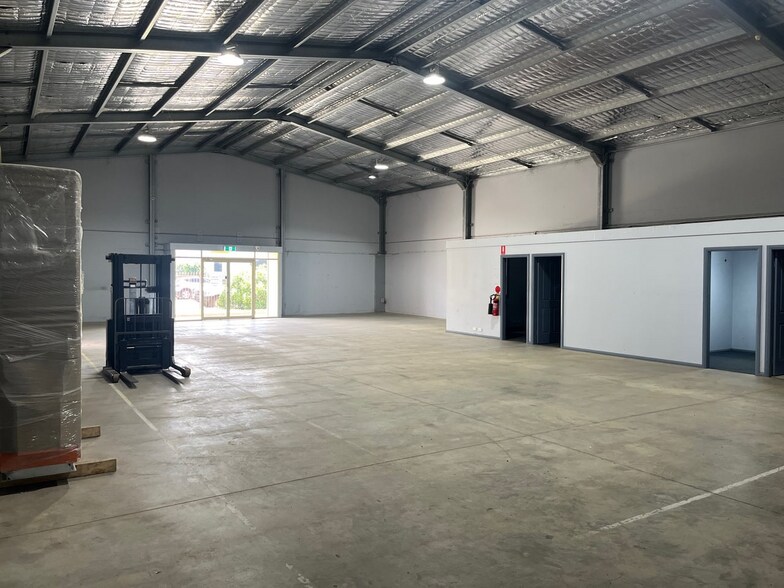 More Photos Of 265 Mann St, Armidale Warehouse For Lease