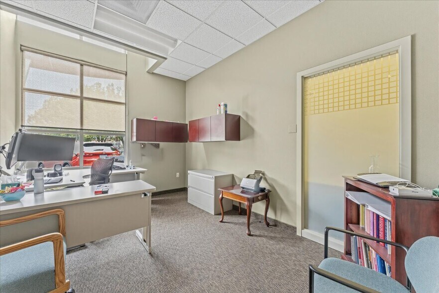 More Photos Of 250 Division St NE, Salem Office For Sale