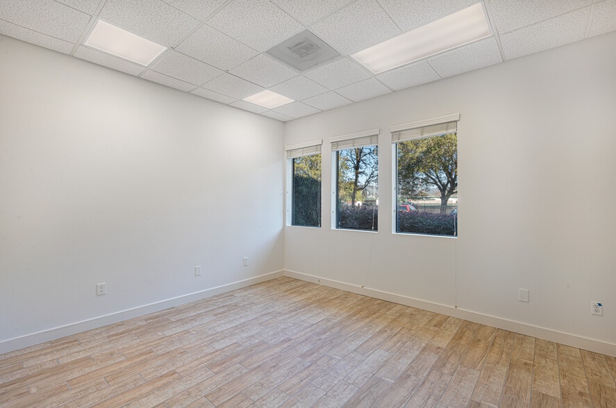 More Photos Of 4865 Old Redwood Hwy, Santa Rosa Office For Lease
