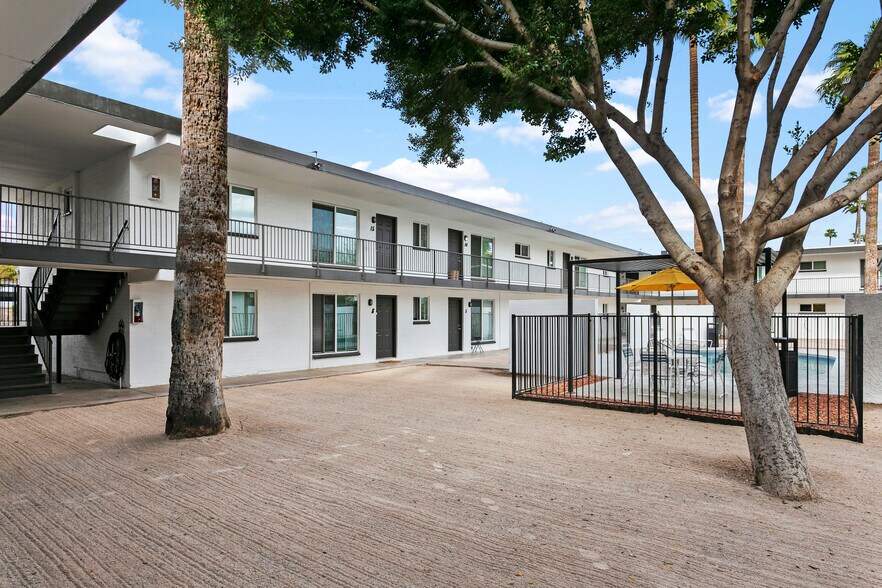 More Photos Of 2014 W Berridge Ln, Phoenix Apartments For Sale