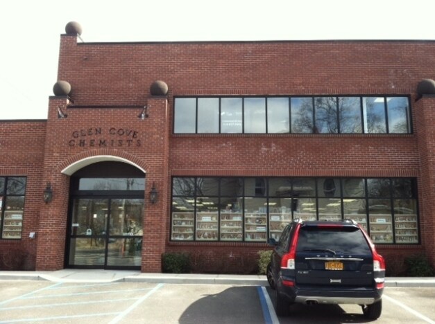 More Photos Of 20 Forest Ave, Glen Cove Freestanding For Lease