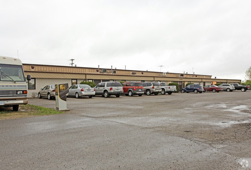 More Photos Of 17066 County Road 87, Prior Lake Service For Lease