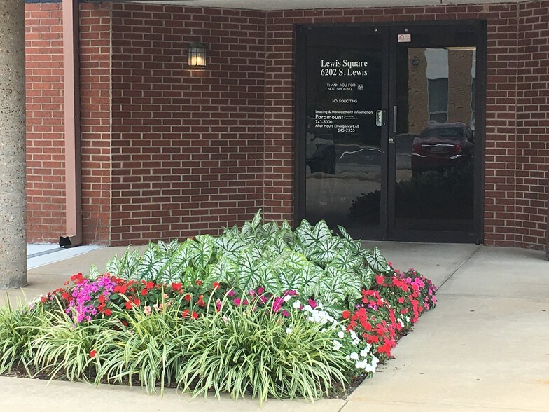 More Photos Of 6202 S Lewis Ave, Tulsa Office For Lease