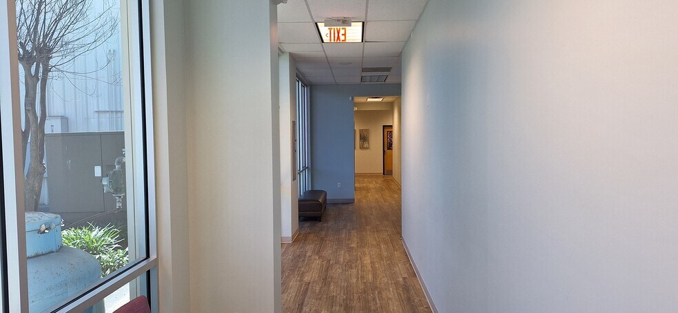 More Photos Of 705 Wells Rd, Orange Park Light Manufacturing For Lease