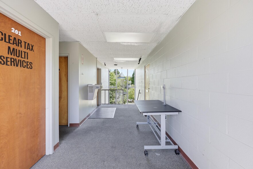 More Photos Of 1240 E Main St, Springfield Office For Sale