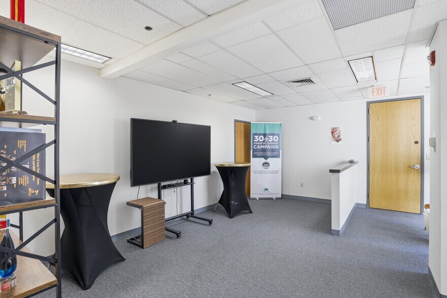 More Photos Of 101 Cambridge St, Burlington Medical For Lease