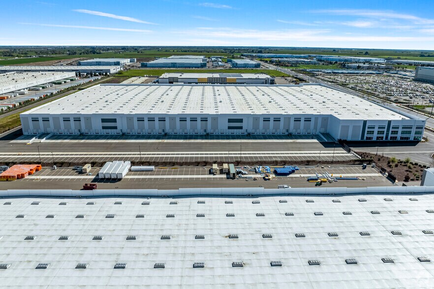 More Photos Of 1269 E Grant Line Rd, Tracy Distribution For Lease