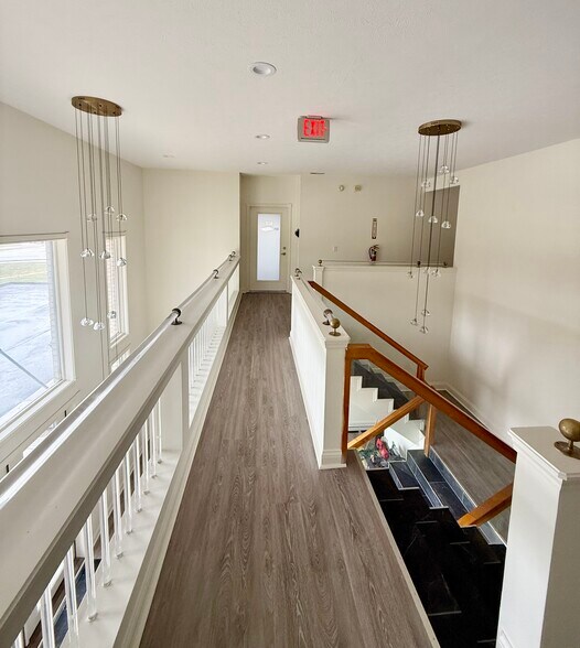 More Photos Of 3802 W 96th St, Indianapolis Office For Lease