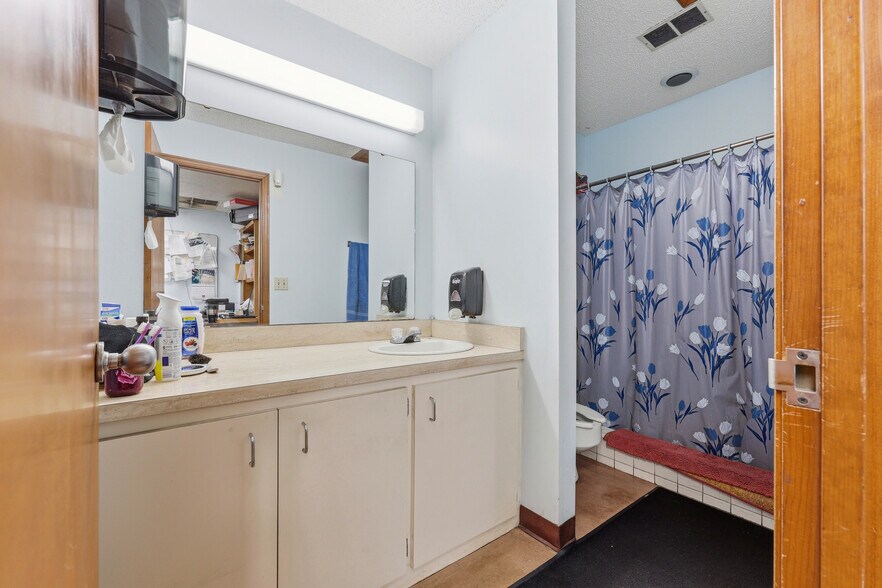 More Photos Of 2350 N Ponce De Leon Blvd, Saint Augustine Service Station For Sale