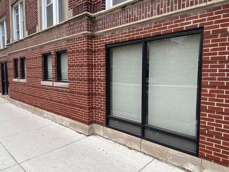 More Photos Of 2000 W Foster Ave, Chicago Apartments For Lease