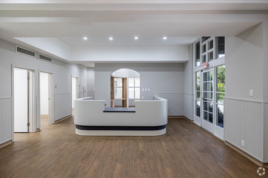 More Photos Of 540 S Federal Hwy, Deerfield Beach Freestanding For Lease