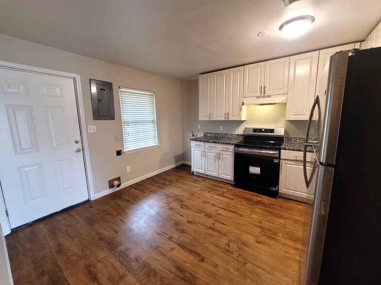 More Photos Of 2553 Lower Wetumpka Rd, Montgomery Apartments For Sale