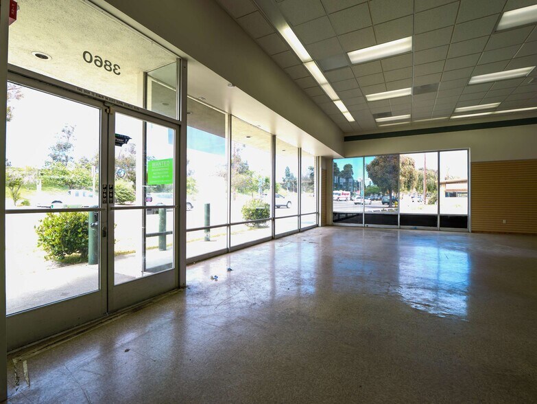 More Photos Of 3860 E Main St, Ventura Freestanding For Lease