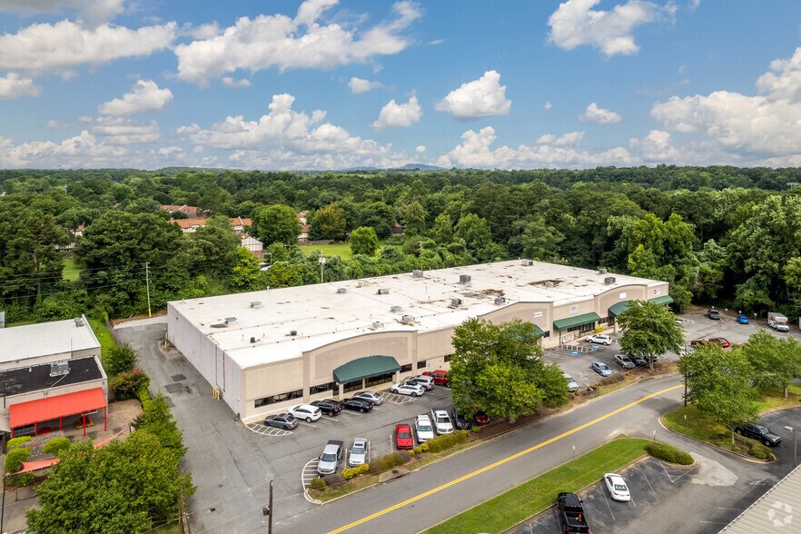 More Photos Of 1990 Delk Industrial Blvd SE, Marietta Distribution For Lease