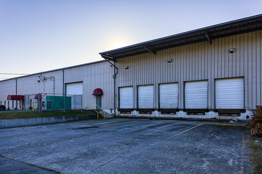 More Photos Of 101 Industrial Dr, Bristol Industrial For Sale