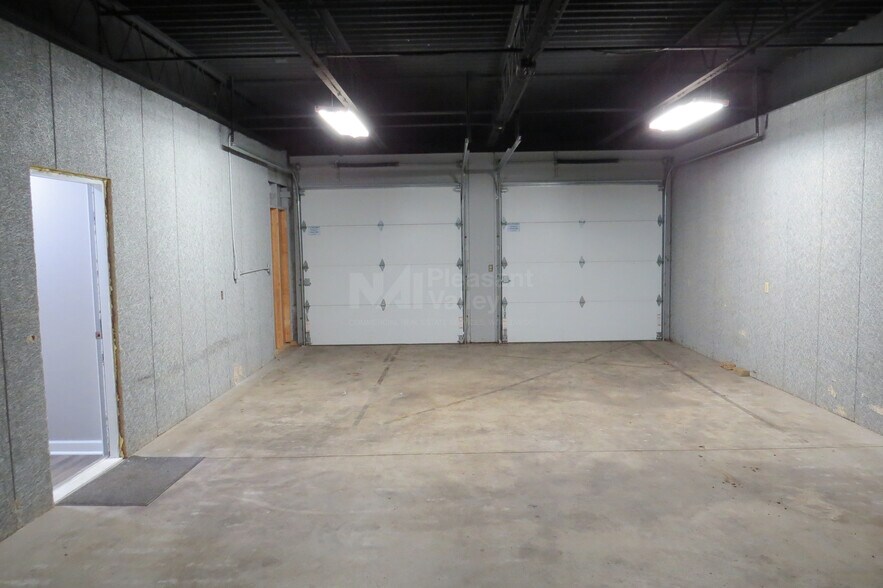 More Photos Of 675-685 High Grove Blvd, Akron Warehouse For Lease