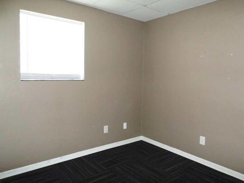 More Photos Of 20540 E Pennsylvania Ave, Dunnellon Flex For Sale
