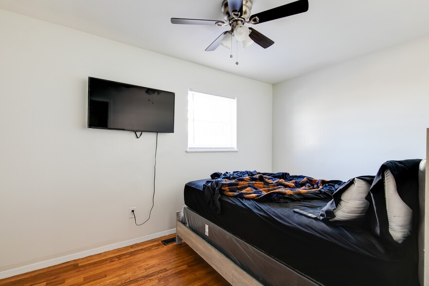 More Photos Of 2000 Lamb Ave, Richmond Apartments For Sale