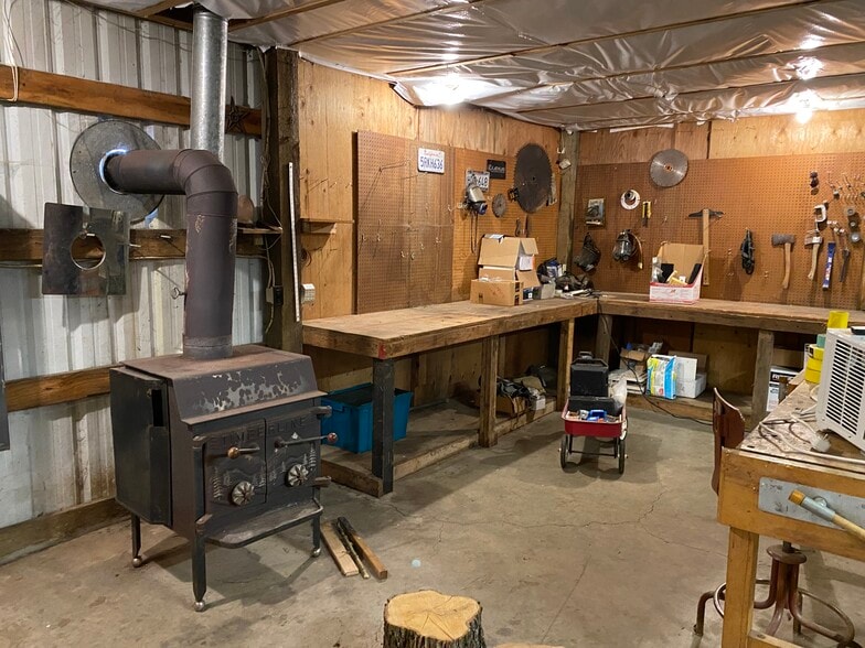 More Photos Of 15626 SE Martins St, Portland Warehouse For Lease