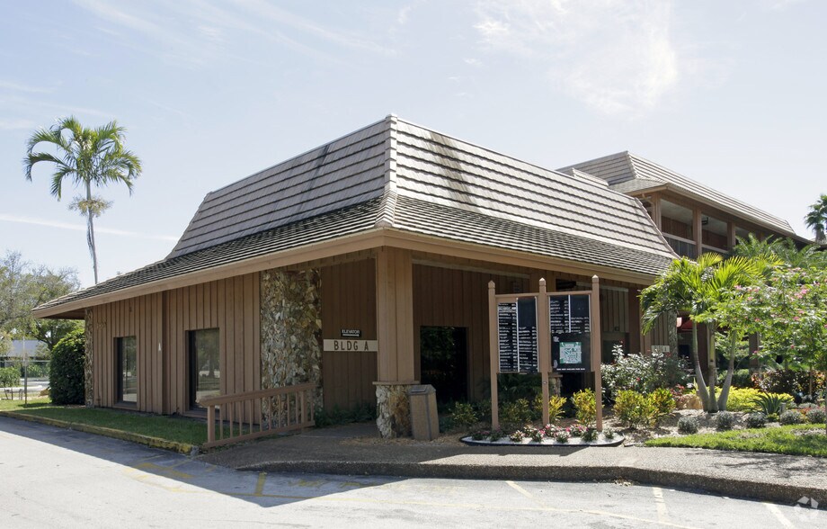 Primary Photo Of 7800 W Oakland Park Blvd, Sunrise Medical For Sale