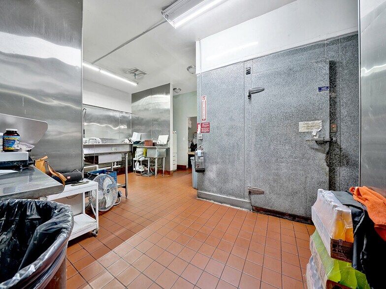 More Photos Of 114 E 11th St, Perris Restaurant For Sale