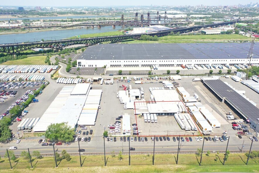 More Photos Of 450 Duncan Ave, Jersey City Truck Terminal For Lease