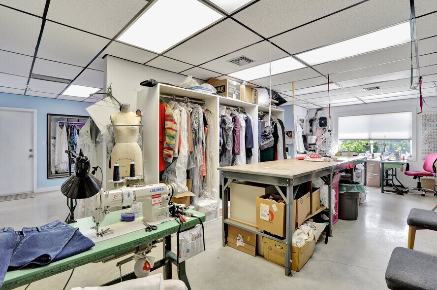 More Photos Of 311 E Prospect Rd, Oakland Park General Retail For Sale