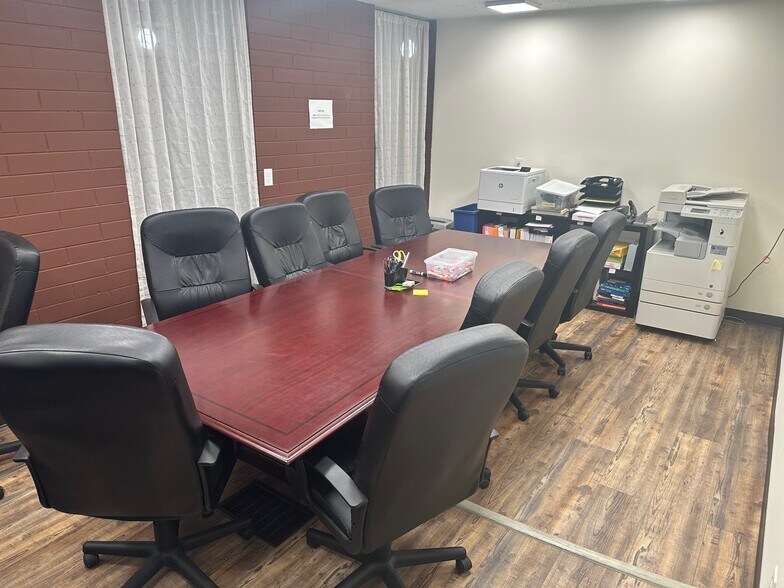 More Photos Of 1177 Jadwin Ave, Richland Office For Sale