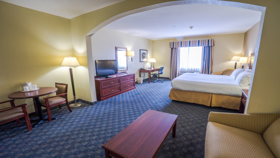 More Photos Of 3119 Perryton Pkwy, Pampa Hotel For Sale