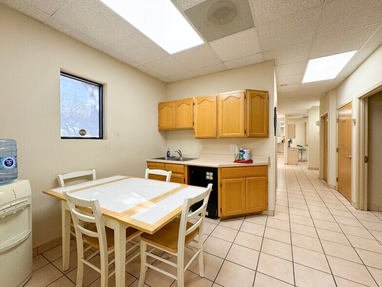 More Photos Of 1520 Corpus Christi St, Laredo Medical For Lease