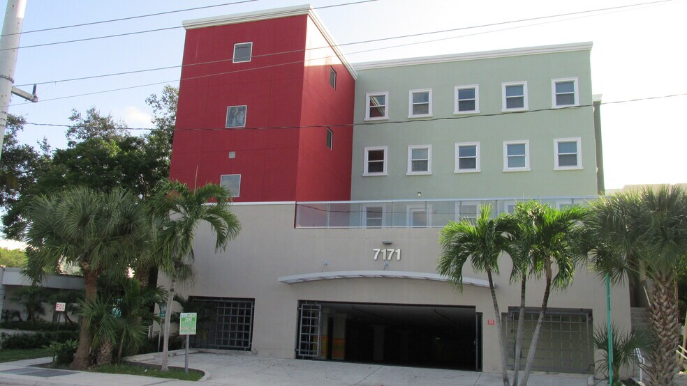 Primary Photo Of 7171 SW 62nd Ave, South Miami Medical For Lease