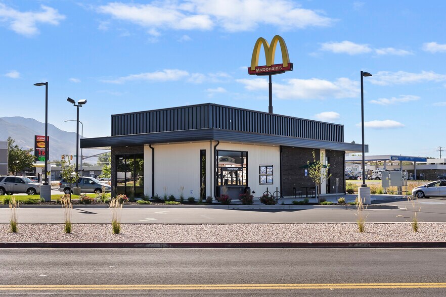 More Photos Of 2087 1100 w, West Haven Fast Food For Sale