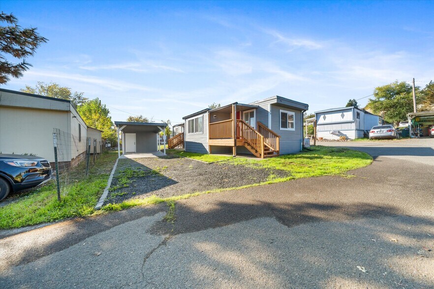 More Photos Of 200 Emils Way, Roseburg Manufactured Housing Mobile Home Park For Sale