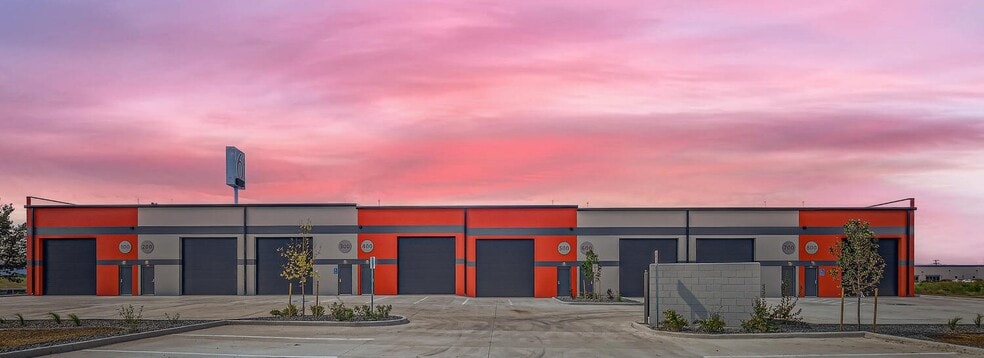 More Photos Of 11 NW Frontage Rd, Fort Collins Showroom For Sale