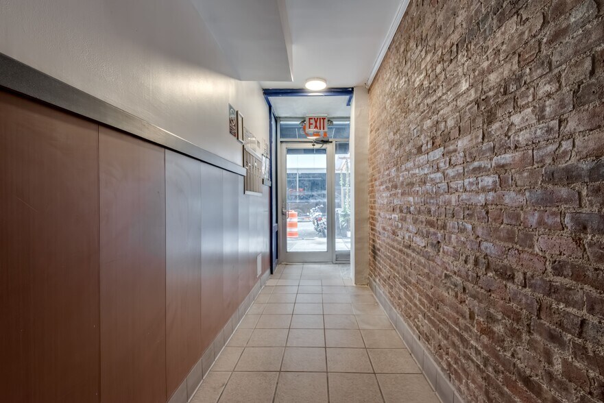More Photos Of 129 E 47th St, New York Apartments For Sale