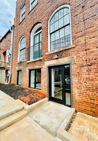 More Photos Of 112 N 1st St, Madison Office For Lease