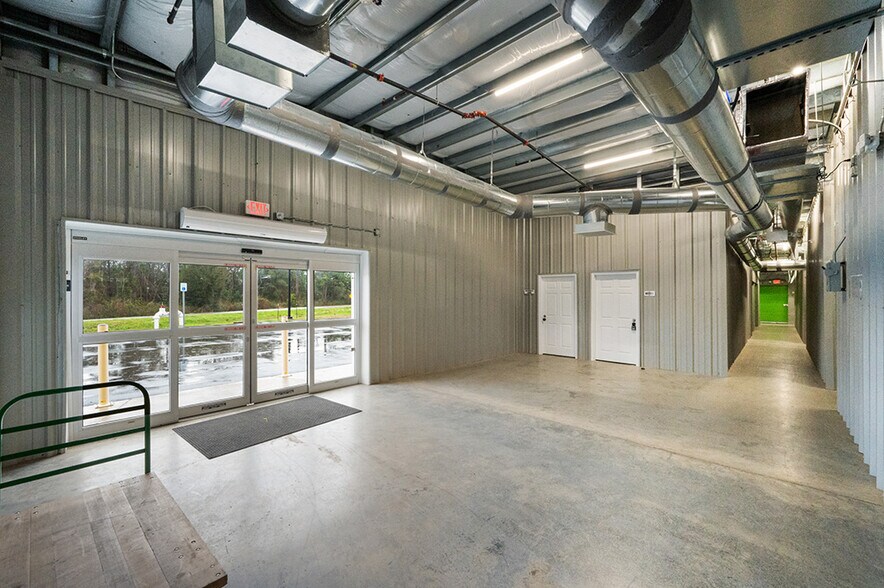 More Photos Of 11967 Airport Blvd, Mobile Self Storage For Sale