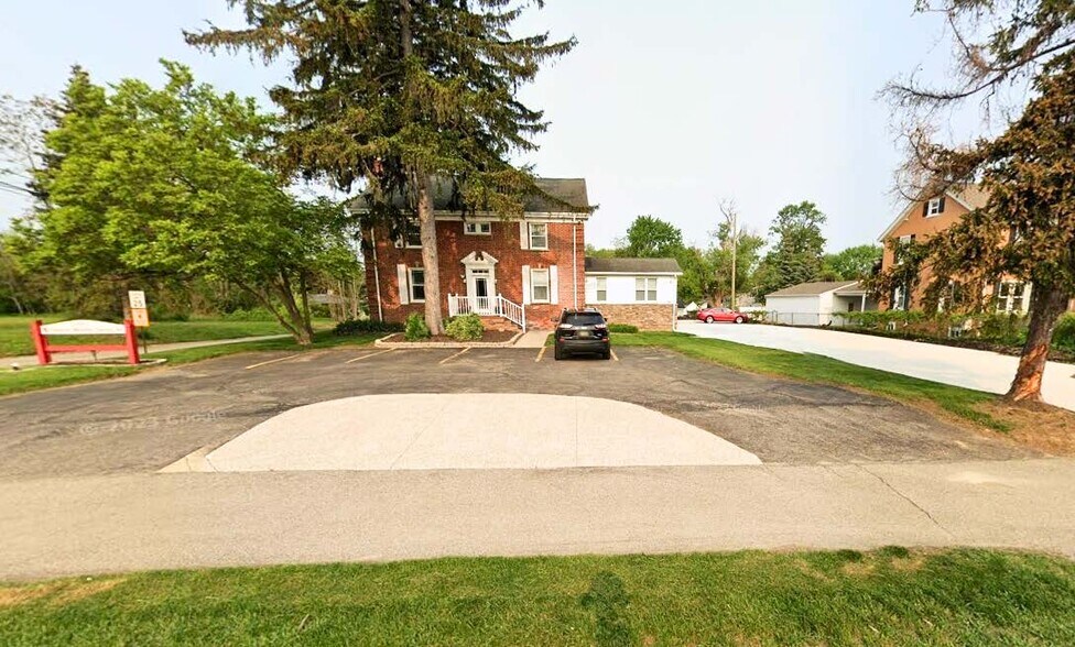 More Photos Of 1801 N Opdyke Rd, Auburn Hills Medical For Sale