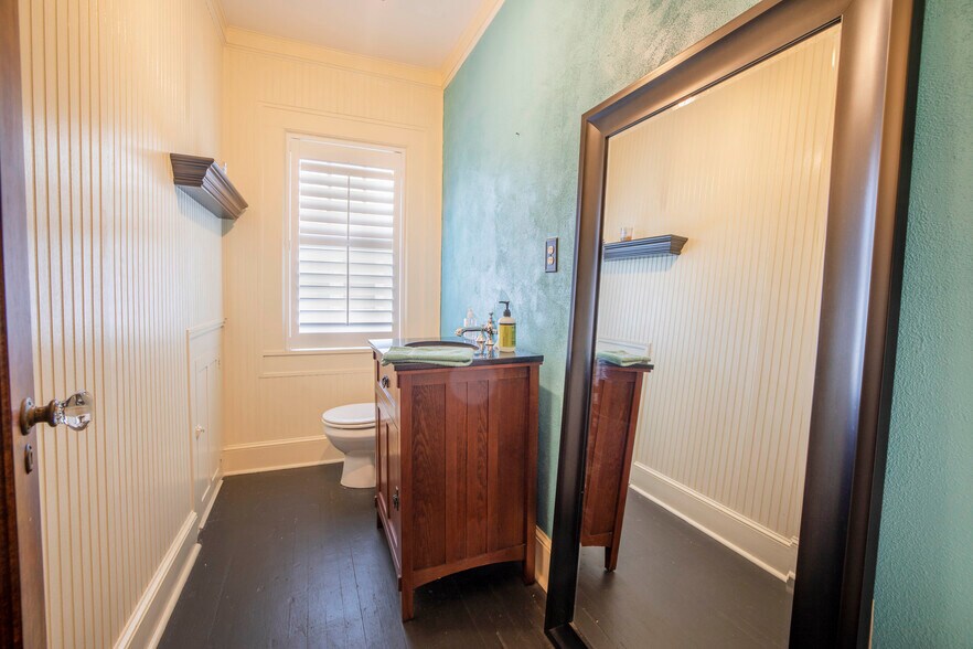 More Photos Of 555 5th Ave N, Saint Petersburg Office Residential For Lease