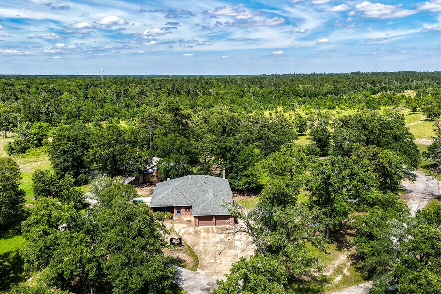More Photos Of 1726 I-45 North, Huntsville Land For Sale