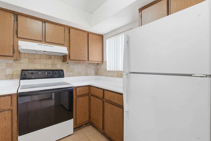 More Photos Of 2828 E Tierra Buena Ln, Phoenix Multifamily For Sale