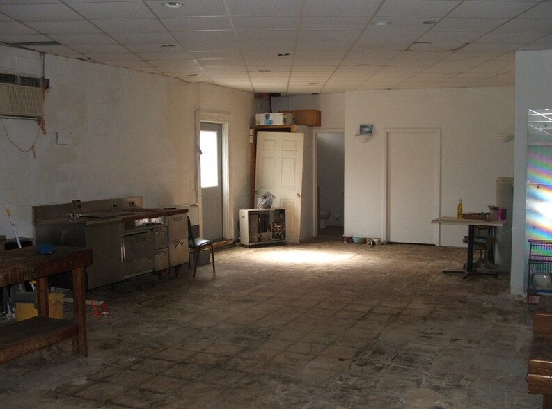 More Photos Of 1528 Four Locust Hwy, Keysville Office For Sale